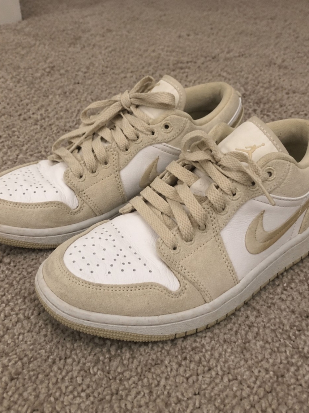Nike Men’s Low-Top Sneakers - White & Beige